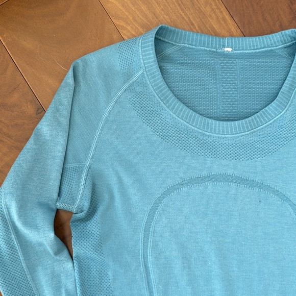 Lululemon Swiftly Tech Long Sleeve size 6 - Picture 2 of 5